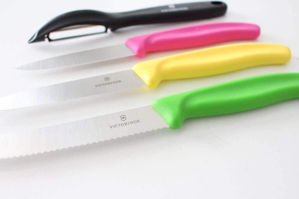 Présentation du coffret 3 couteaux + 1 éplucheur Victorinox Swissclassic