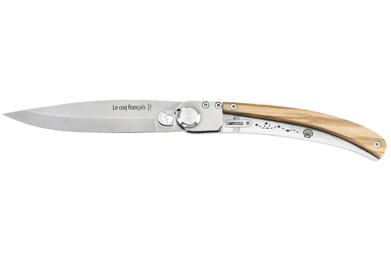Couteau pliant Le Coq Français Chemin de Saint-Jacques artisanal manche bois d'olivier 11,5cm + étui