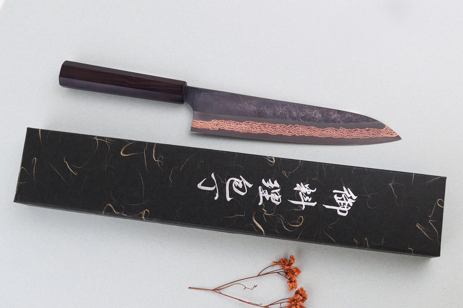 Couteau de chef 23cm japonais artisanal Hatsukokoro Yorokobi Kurouchi Damas